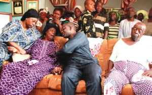 Fayemi Visits late Deputy governor parents