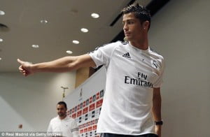 Ronaldo thumbs up 2013