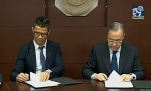 Ronaldo signs